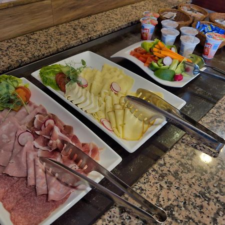 Aparthotel Olympland 特鲁特诺夫 外观 照片